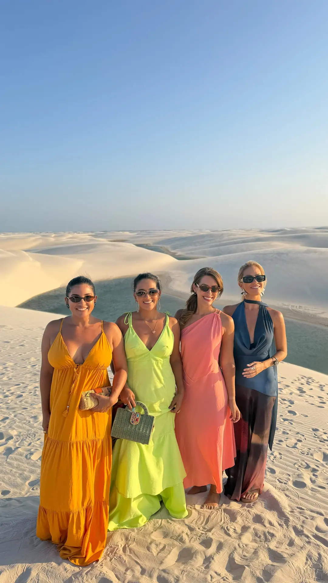 Quatro amigas nas dunas